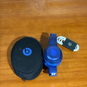 Beats by Dr Dre Solo Wired Headphones with Case (discontinued)